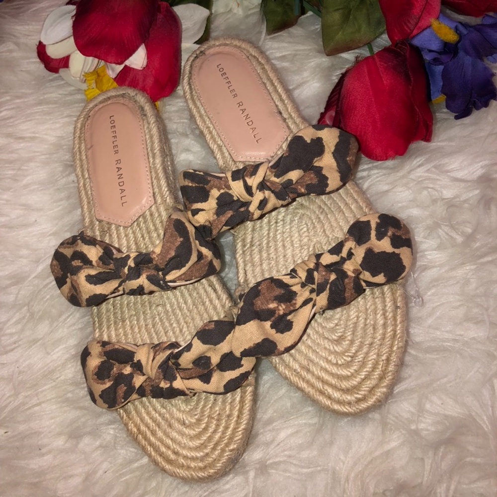 🌺GORGEOUS animal print sandals 🌺